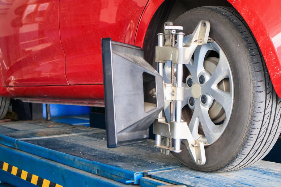 A futómű beállítás fontossága járművezetés közben